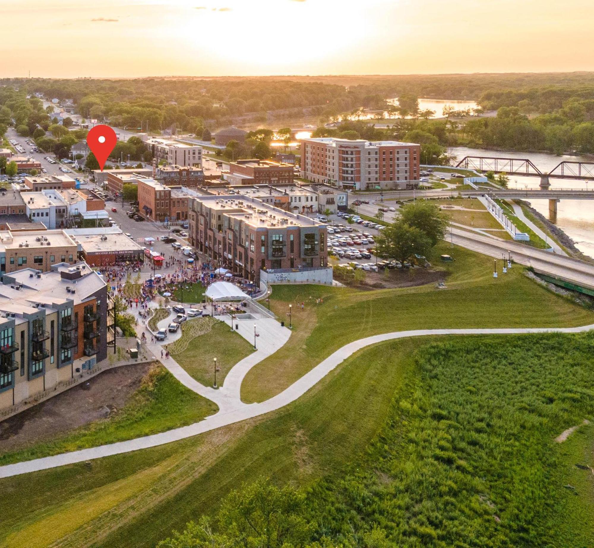 The Lindell Motor Lodge เซดาร์ฟอลส์ ภายนอก รูปภาพ